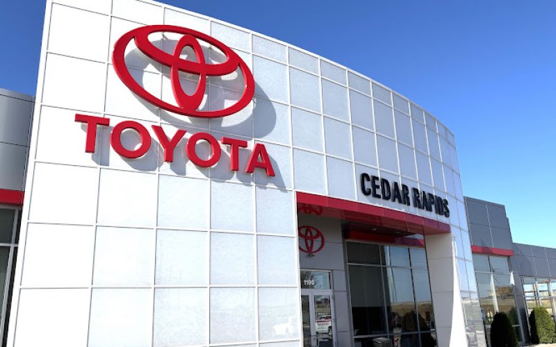 Cedar Rapids Toyota — Toyota dealer in Cedar Rapids