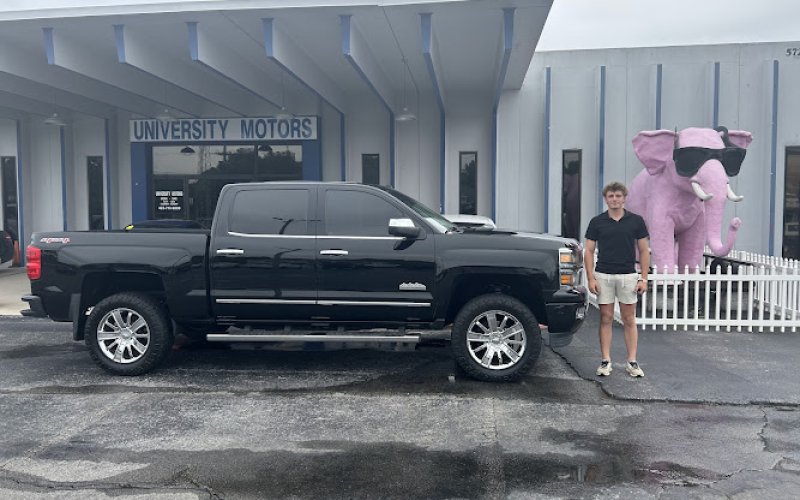 University Motors — Used car dealer in Chattanooga