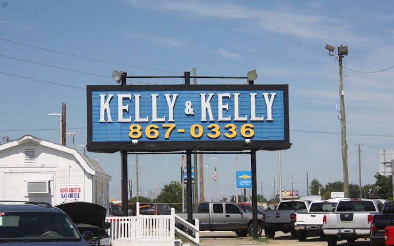 Kelly and Kelly Auto — Used car dealer in Fayetteville