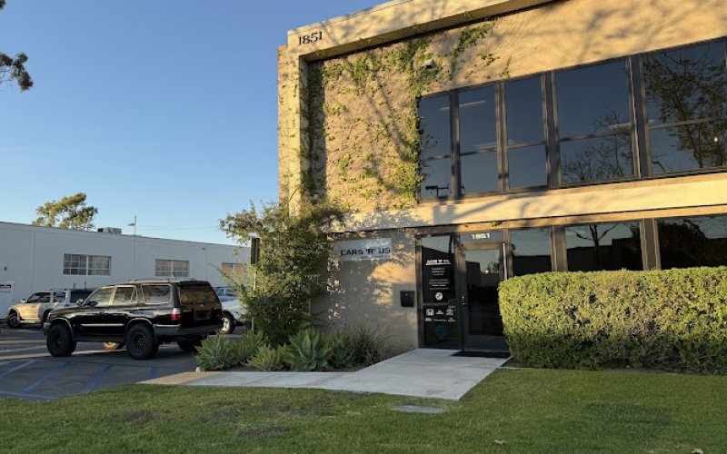 Cars R Us — Used car dealer in Irvine