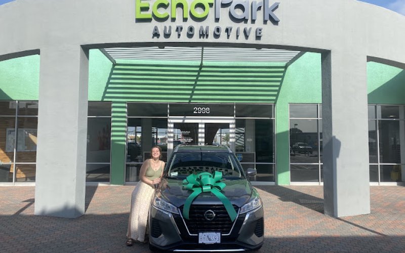 EchoPark Los Angeles (Long Beach) Vehicle Buying Center