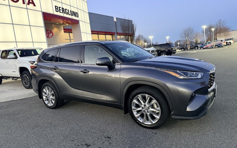 Berglund Toyota — Toyota dealer in Lynchburg