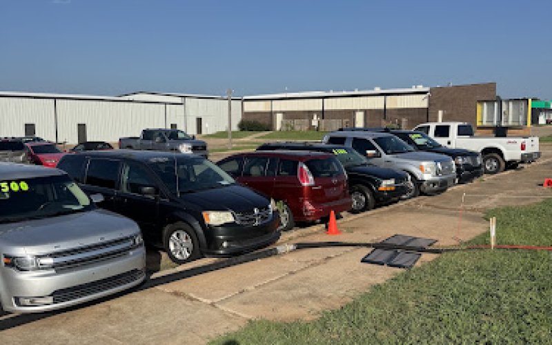 Red River Auto — Used car dealer in Norman
