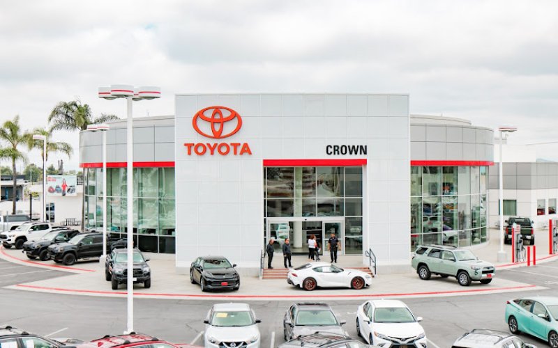 Crown Toyota — Toyota dealer in Ontario