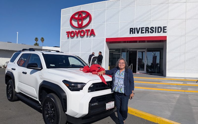 Riverside Auto Center — Car dealer in Oxnard