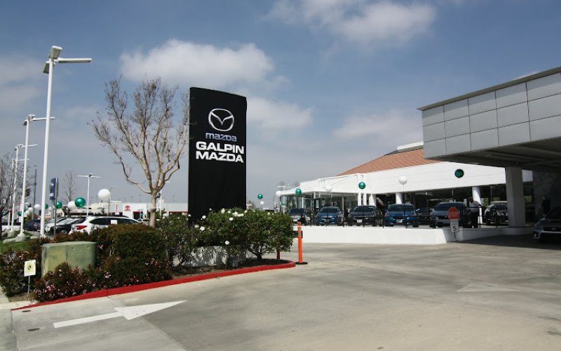Valencia Auto Center